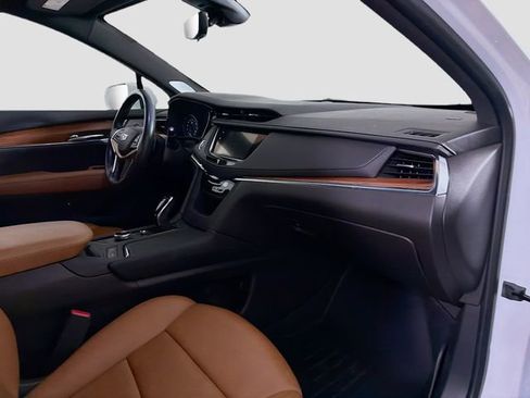 Used 2020 Cadillac XT5 Premium Luxury AWD/4WD image 32