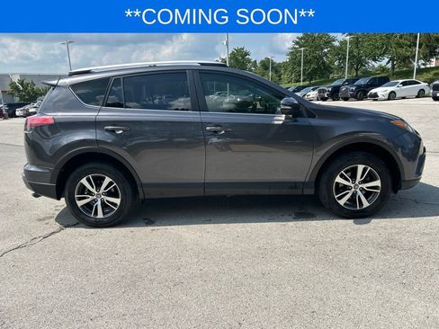 Used 2016 Toyota RAV4 XLE FWD image 4