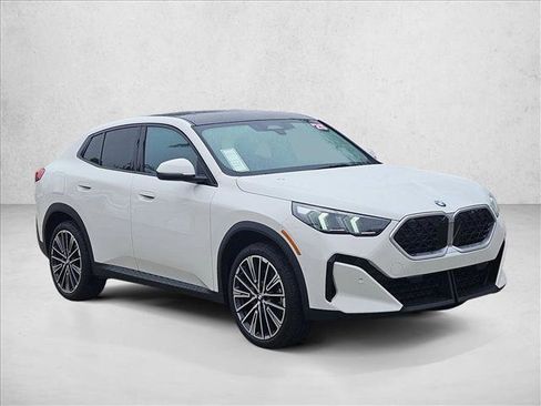 Used 2025 BMW X2 xDrive28i w/ Convenience Package AWD/4WD image 3