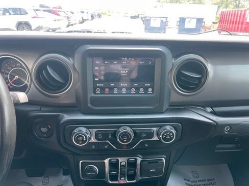 Used 2021 Jeep Gladiator Sport AWD/4WD image 23