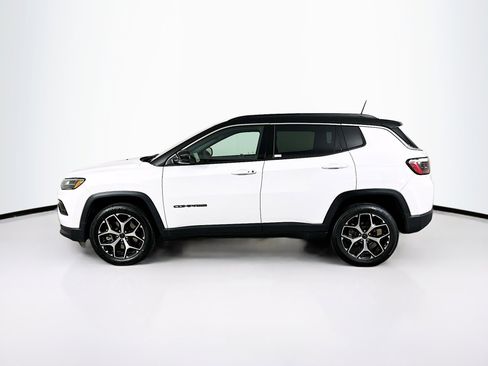 Used 2025 Jeep Compass Limited AWD/4WD image 4