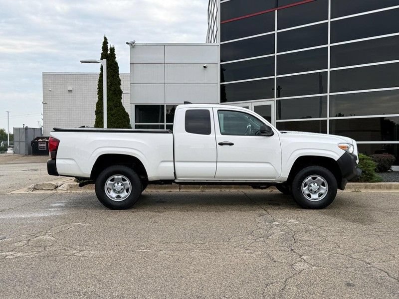 Used 2021 Toyota Tacoma SR AWD/4WD image 2