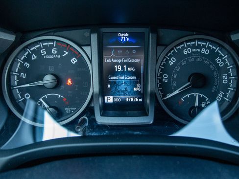 Used 2023 Toyota Tacoma TRD Off-Road AWD/4WD image 20