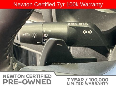 Used 2025 Nissan Rogue SV FWD image 31