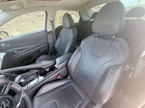 Used 2023 Hyundai Elantra Limited image 23