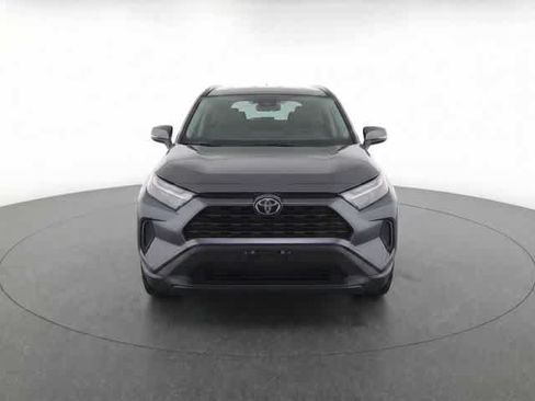 Used 2025 Toyota RAV4 XLE AWD/4WD image 2