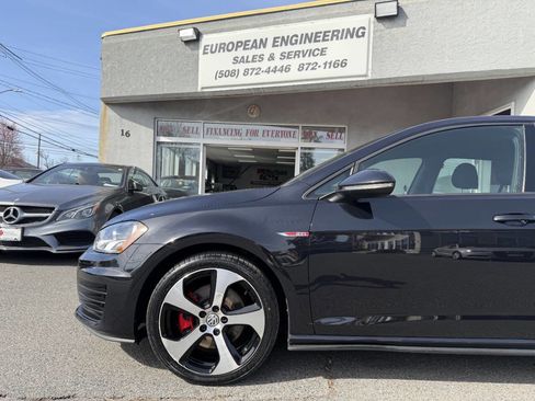 Used 2016 Volkswagen GTI S image 10