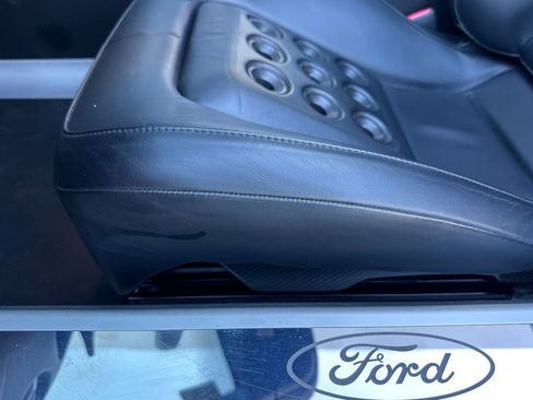 Used 2006 Ford GT Base image 14