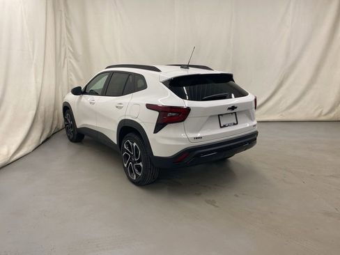 New 2026 Chevrolet Trax RS w/ Sunroof Package image 5