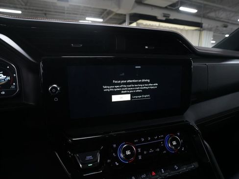 Certified 2025 GMC Sierra 1500 AT4 w/ AT4 Premium Package AWD/4WD image 6