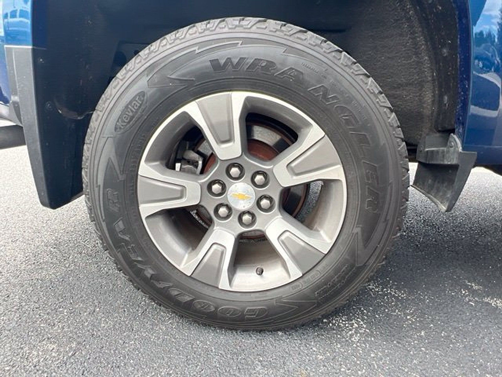 Used 2019 Chevrolet Colorado Z71 AWD/4WD image 12