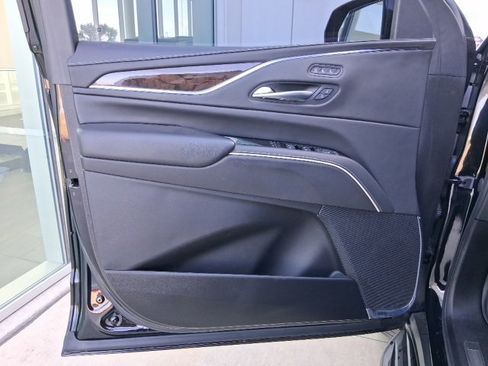 Used 2021 Cadillac Escalade ESV Sport Platinum w/ Heavy-Duty Trailer Package image 18