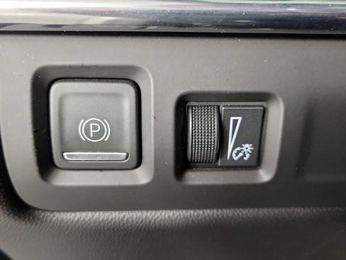 Used 2021 Cadillac XT4 Premium Luxury w/ Driver Awareness Package FWD image 31