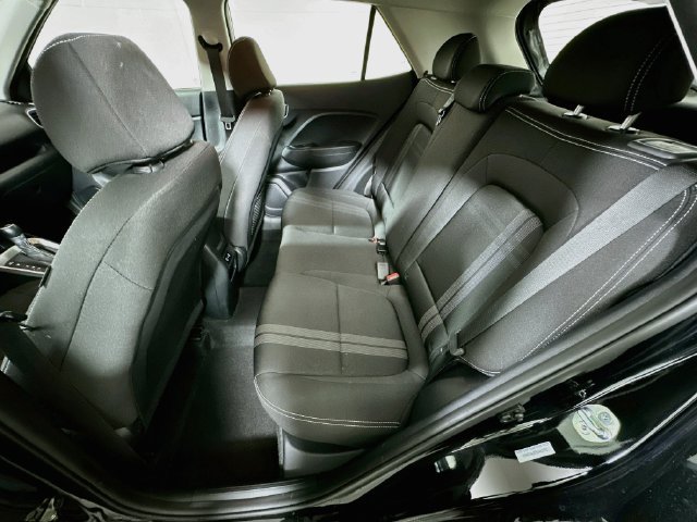 Used 2025 Hyundai Venue SEL FWD image 21