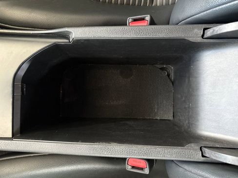 Used 2019 Toyota Camry SE FWD image 27