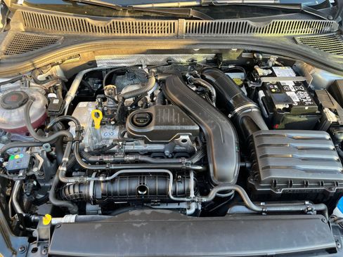 Used 2025 Volkswagen Jetta SE image 34