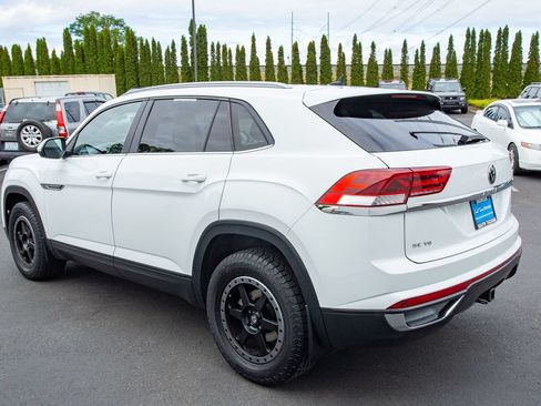 Used 2020 Volkswagen Atlas Cross Sport SE w/ Panoramic Sunroof Package AWD/4WD image 10