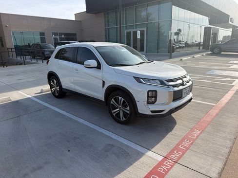 Used 2021 Mitsubishi Outlander Sport SE FWD image 4