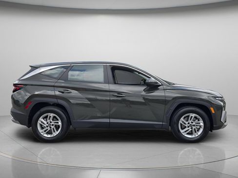 Certified 2026 Hyundai Tucson SE FWD image 4