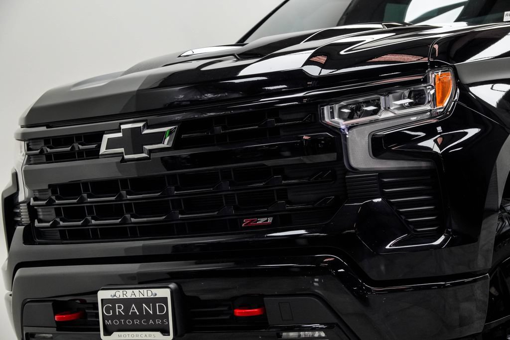 Used 2024 Chevrolet Silverado 1500 LT Trail Boss w/ Convenience Package II AWD/4WD image 2