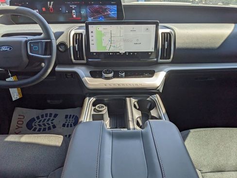 New 2025 Ford Expedition Max Active image 14