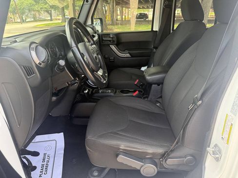 Used 2016 Jeep Wrangler Unlimited Sport w/ Connectivity Group AWD/4WD image 12