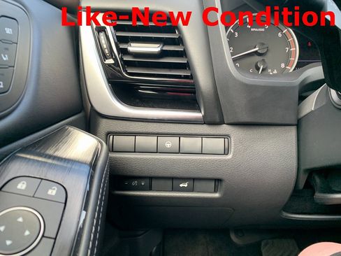 Used 2023 Nissan Rogue SL w/ SL Premium Package image 20