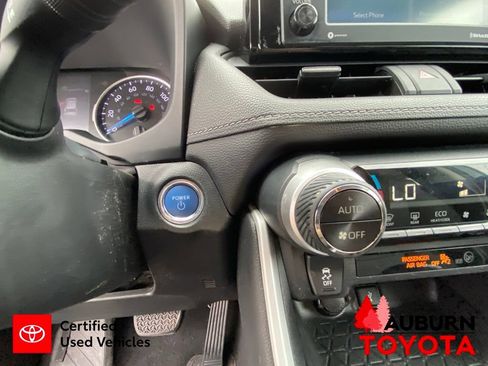 Certified 2021 Toyota RAV4 XLE w/ Convenience Package AWD/4WD image 41