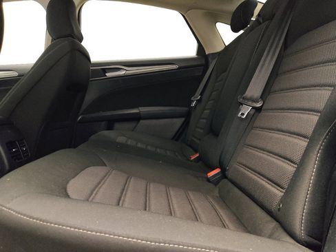 Used 2020 Ford Fusion SE FWD image 18