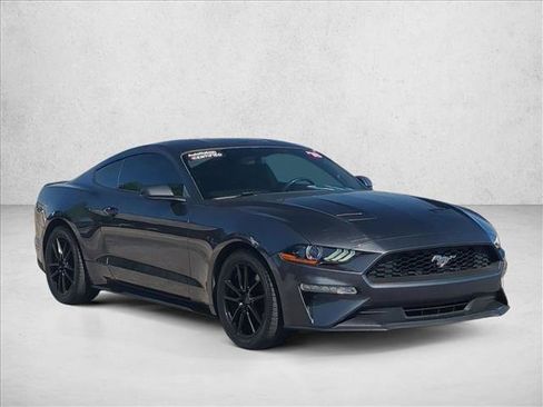 Used 2018 Ford Mustang Coupe RWD image 3