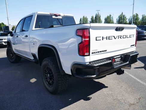 Used 2024 Chevrolet Silverado 2500 ZR2 w/ Technology Package AWD/4WD image 25