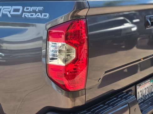 Used 2019 Toyota Tundra Limited w/ Limited Premium Package RWD image 10