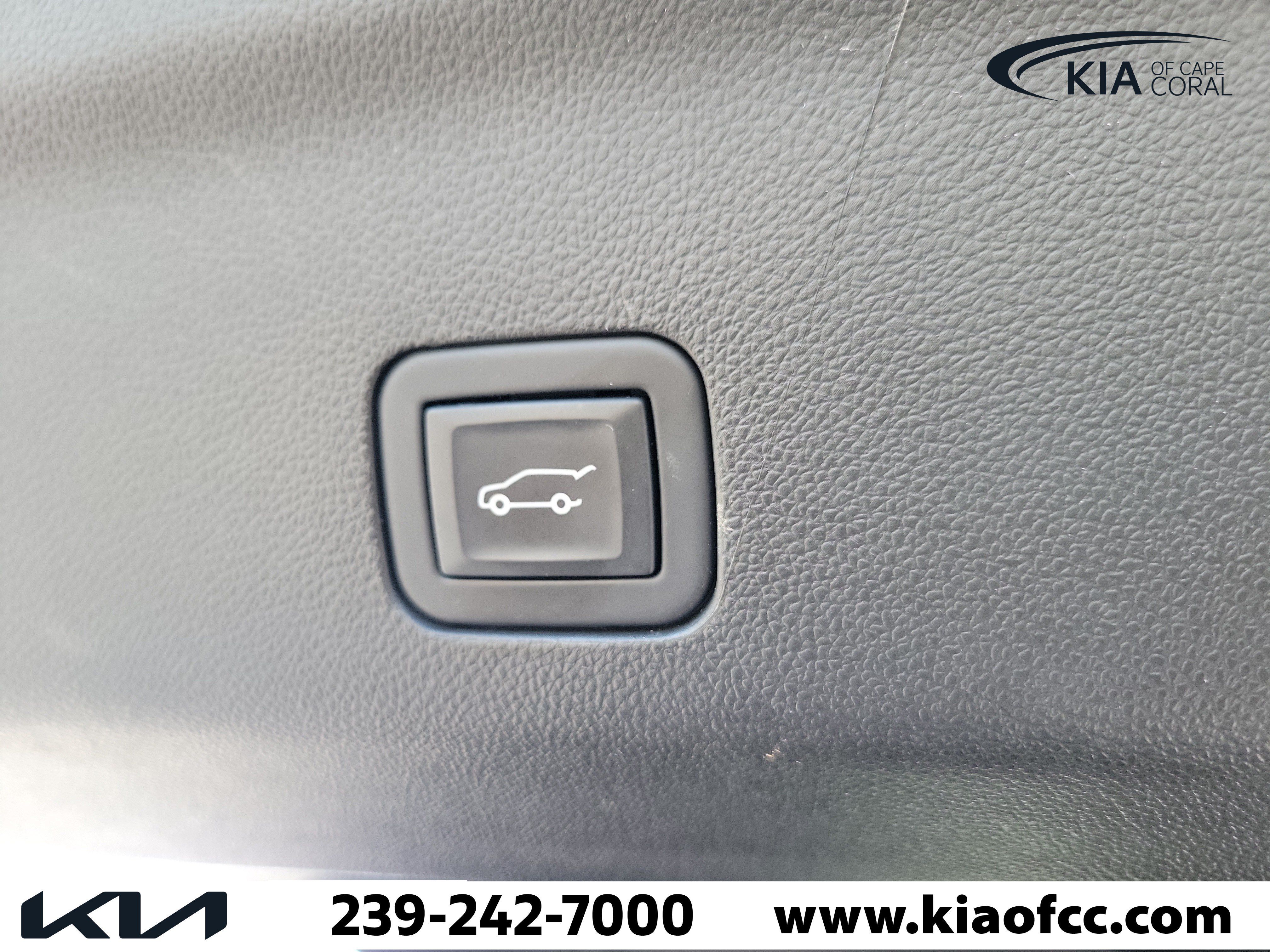 Used 2023 Chevrolet Tahoe LT RWD image 12