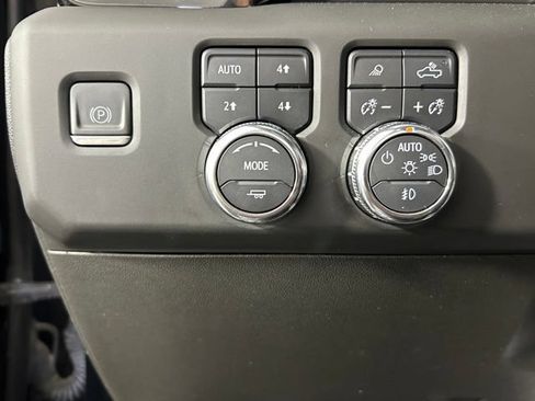 Used 2024 GMC Sierra 3500 AT4 w/ AT4 Preferred Package AWD/4WD image 27