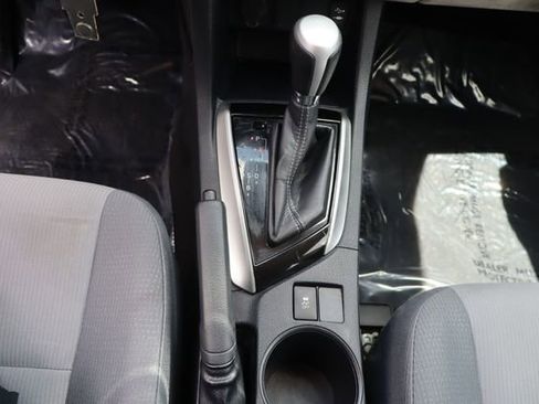 Used 2017 Toyota Corolla L FWD image 33