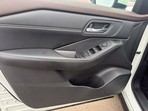 Certified 2023 Nissan Rogue SV w/ SV Premium Package image 13