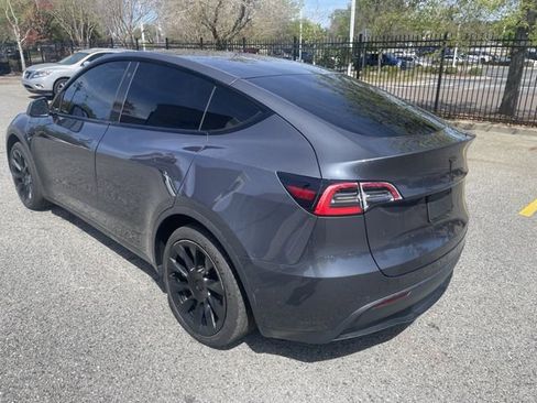 Used 2021 Tesla Model Y Standard Range image 6