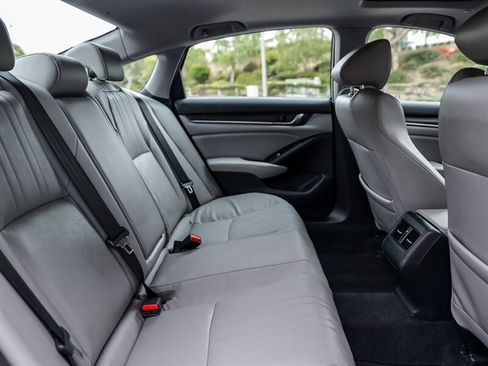 Used 2018 Honda Accord Touring image 22