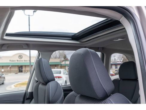 Used 2019 Subaru Forester Premium image 17