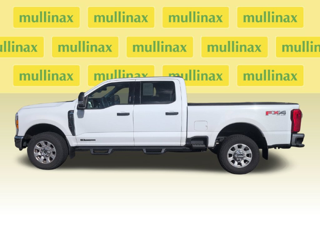 Used 2023 Ford F350 XLT w/ FX4 Off-Road Package AWD/4WD image 13