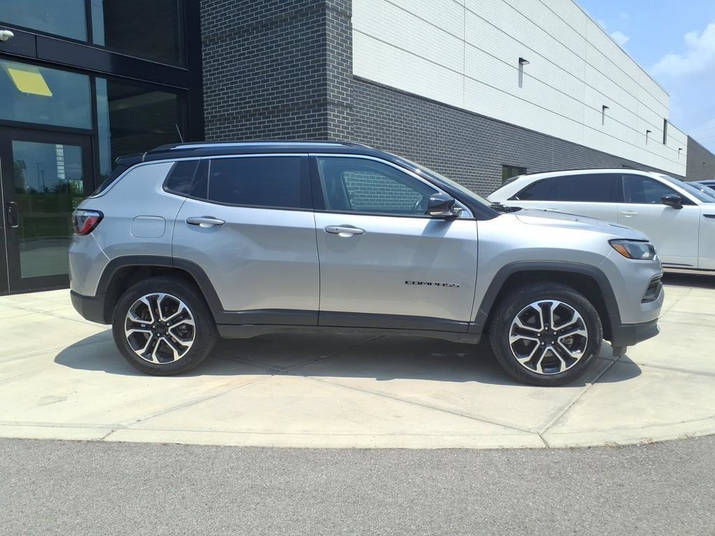Used 2022 Jeep Compass Limited AWD/4WD image 8