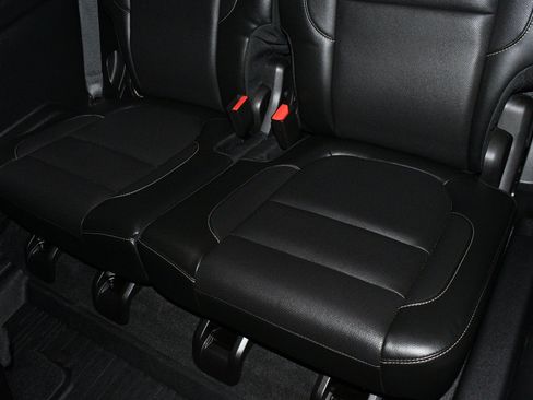 Used 2019 GMC Acadia SLT FWD image 23