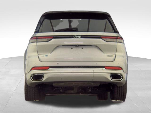 Used 2022 Jeep Grand Cherokee Summit AWD/4WD image 7