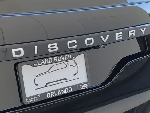 Certified 2024 Land Rover Discovery S image 12