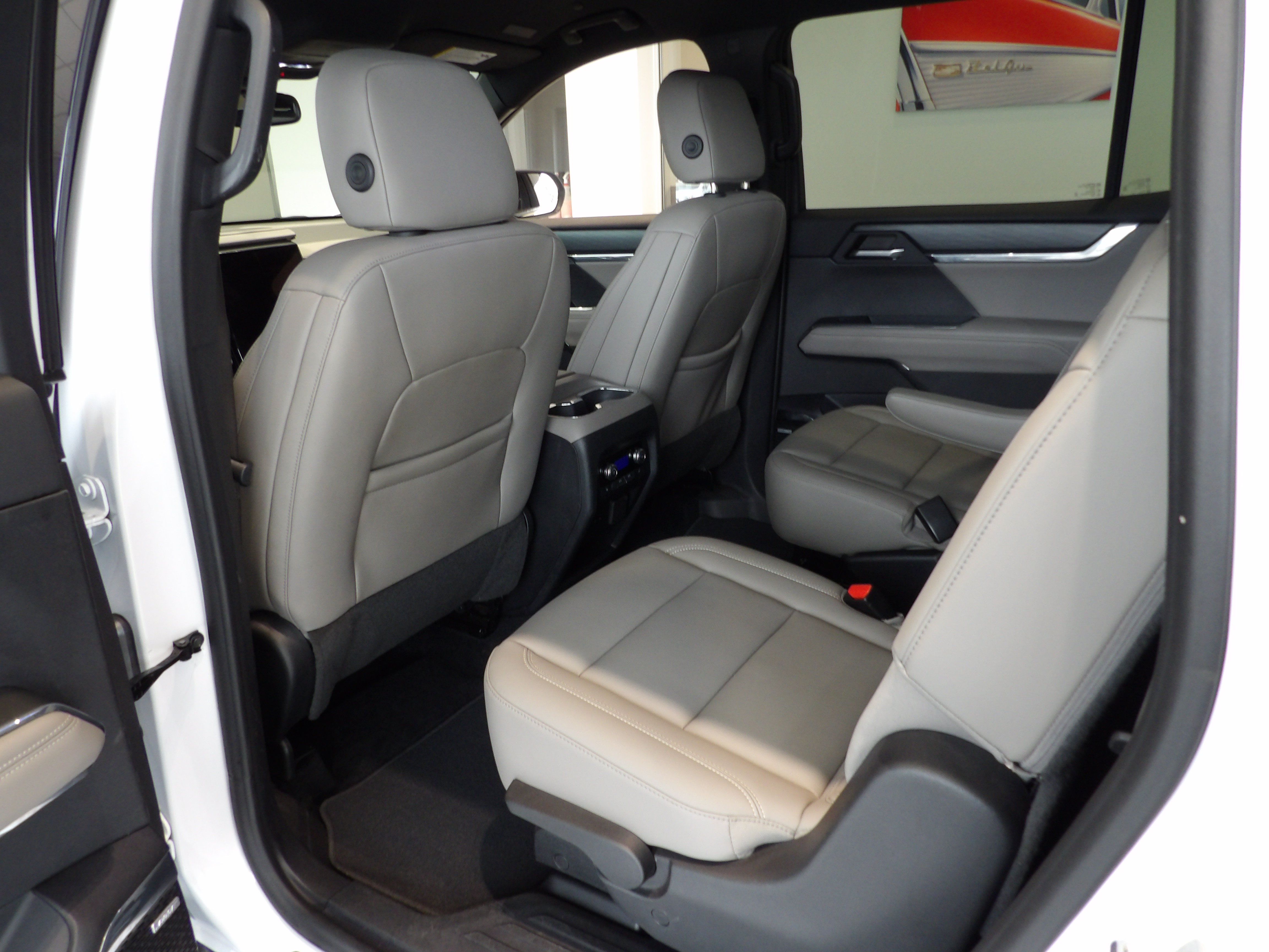 Used 2024 GMC Acadia Elevation w/ Luxury Package AWD/4WD image 19