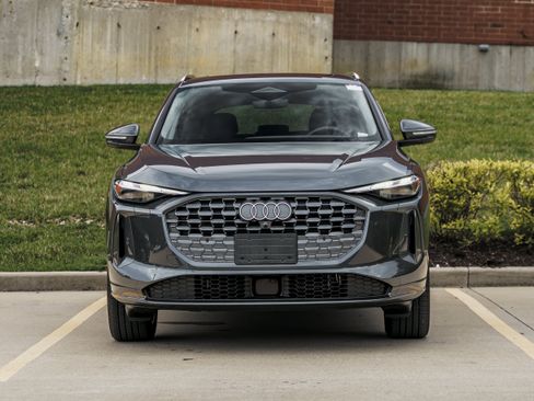 Certified 2025 Audi Q5 Premium AWD/4WD image 31