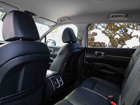 Certified 2025 Kia Sorento S image 23