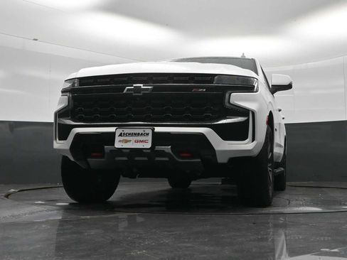 Used 2023 Chevrolet Tahoe Z71 w/ Luxury Package AWD/4WD image 20