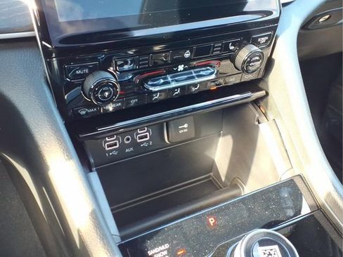 New 2025 Jeep Grand Cherokee Limited AWD/4WD image 19