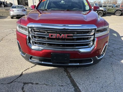 Used 2023 GMC Acadia SLE w/ Driver Convenience Package FWD image 2